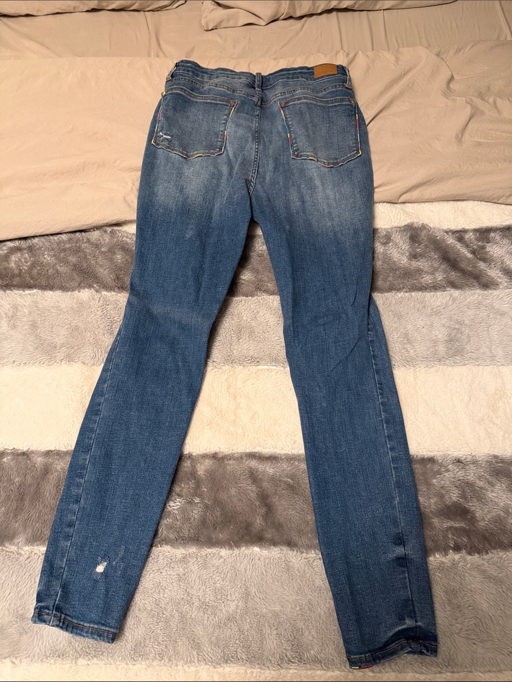 Judy Blue Women's Skinny Jeans — Medium Blue Wash rainbow stitching outline